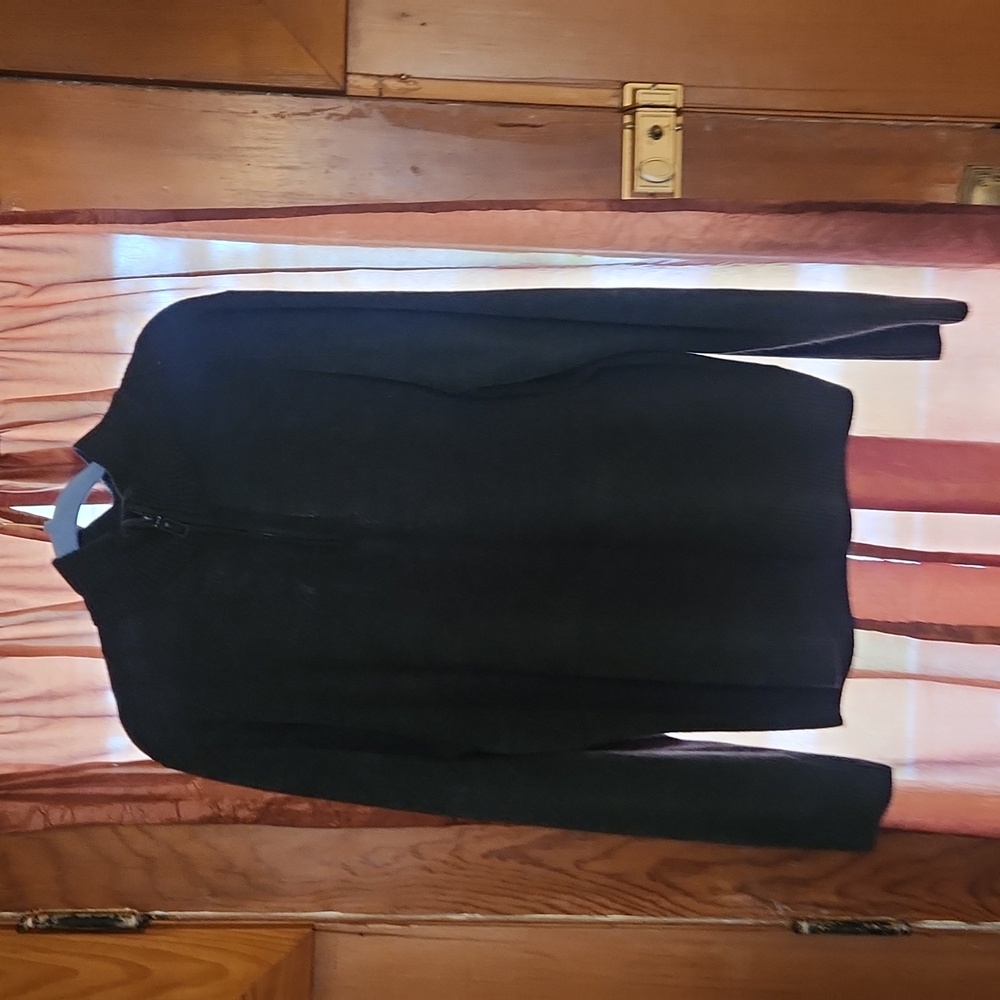 MEN'S mock sweater with beautiful detail. Lightweight Timeless